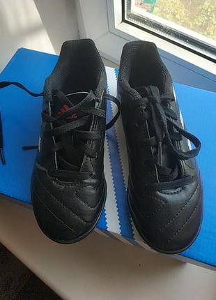 Фирменные,клёвые кроссовки на мальчика.  adidas.