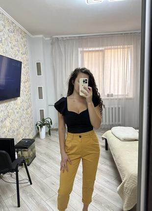 Джинси моми bershka, гірчичного кольору2 фото