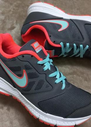 Кроссовки жен.39р.nike вьетнам
