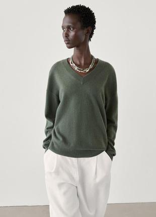 Свитер с v-образным вырезом из 100% кашемира massimo dutti 5682/605