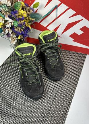 Оригинальные ботинки lowa