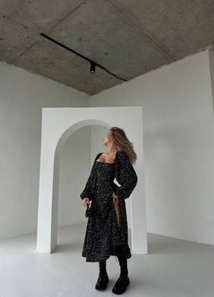 Розкішна жіноча легка довга сукня з розрізом в квітковий принт10 фото