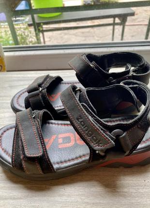 Босоніжки підліткові для хлопчика zangak