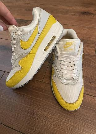 Кроссовки оригинал 37 -38 размер. и идеальном состоянии