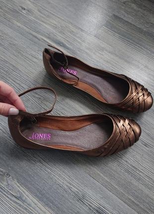 Кожаные туфли балетки с ремешком р.381 фото