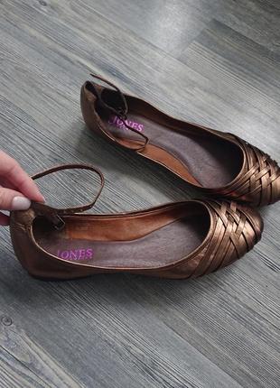 Кожаные туфли балетки с ремешком р.388 фото