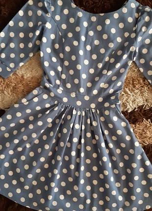 Короткое платье в горошек. 2