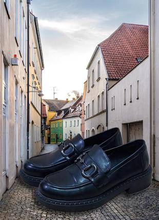 Симпатичные черные лоферы туфли. турция.  размер 38.