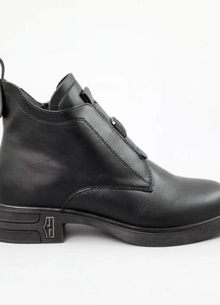 Осінні зручні чорні жіночі черевики шкіряні на низькому підборі на блискавці,жіноче стильне взуття демісезон