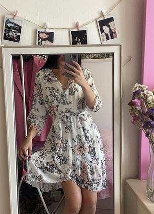 Платье в цветочный принт