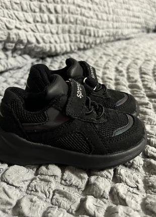 Кросівки дитячі