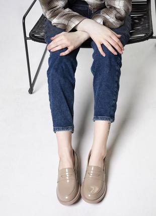 Туфли лоферы лаковые светлые женские кожаные бежевые v7-mer-02k2 фото
