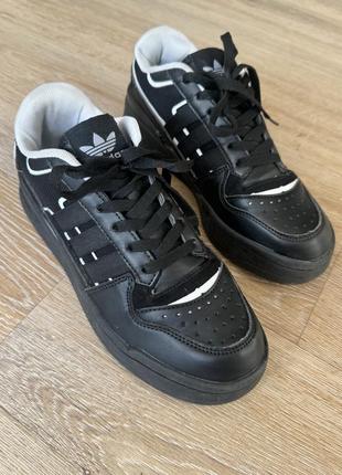 Кроссовки adidas