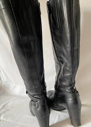 Продаю жіночі чоботи італійського бренду