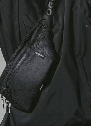 Качественная большая сумка – бананка на 8 карманов, мужская женская поясная сумка, черная из ткани3 фото