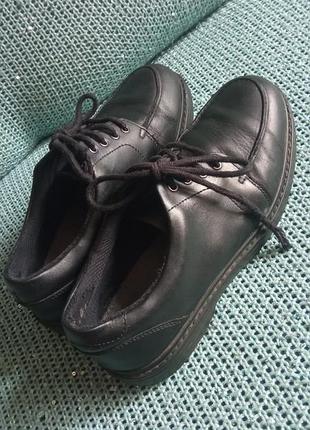 Шкіряні туфлі