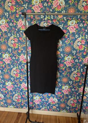 Сукня-футляр