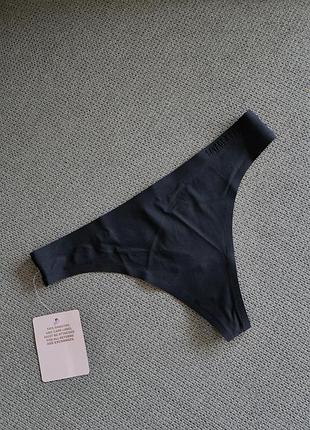 Безшовні чорні стринги