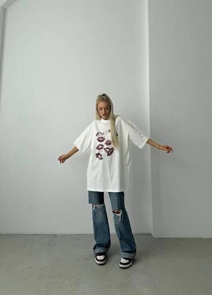 Стильна жіноча бавовняна подовжена футболка оверсайз з принтом губками2 фото