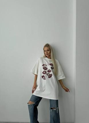 Стильна жіноча бавовняна подовжена футболка оверсайз з принтом губками1 фото