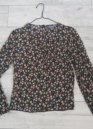 Стильна віскозна блуза з збіркою