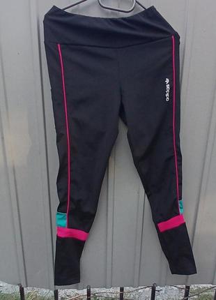 Женские спортивные лосины adidas.