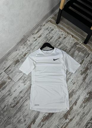 Компрессионная футболка nike names pro