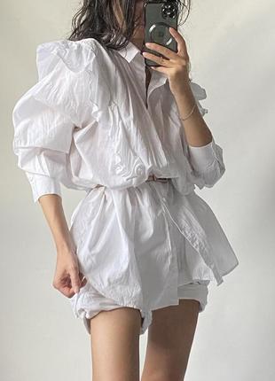 Рубашка базовая белая с воланами рюшами крылышками оверсайз