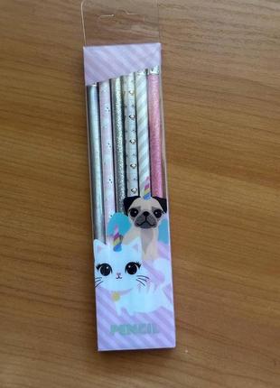 Набор карандашей