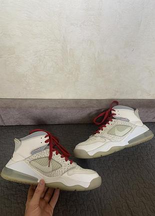 Кроссовки Travis Scott recently teased the Air Jordan 6 'Cactus Jack' at the Super Bowl