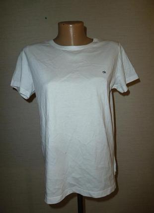 Calvin klein (кэлвин кляйн) белая футболка, р м  органический хлопок длина 63, ширина 48, плечи 39