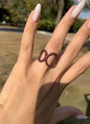 Коричнева плетена каблучка