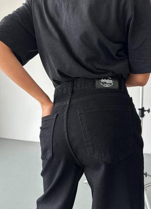 Черные джинсы багги
