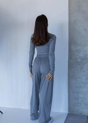 Стильний, дуже якісний та зручний жіночий прогулянковий костюм на кожен день: широкі штани + лонгслів2 фото