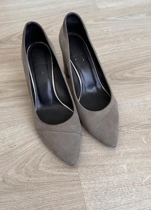 Туфлі жіночі