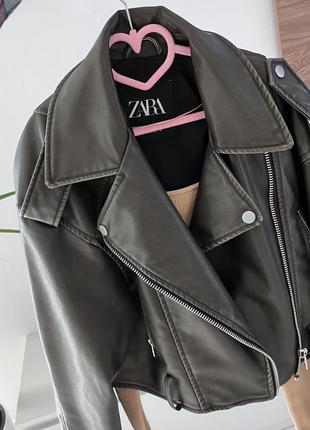 В наявності крута трендова косуха zara