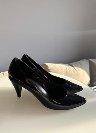 Туфли лодочки черные лаковые3 фото