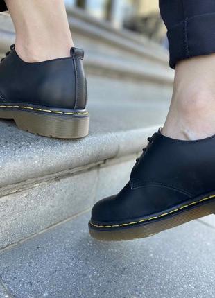 Туфли дерби женские на шнурках черные светлая подошва кожаные4 фото