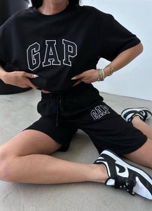 Жіноча двійка gap: шорти та футболка3 фото