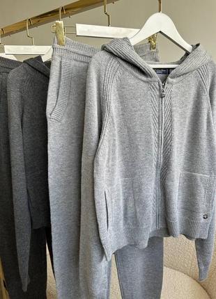 Костюм в стиле loro piana