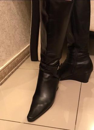 Черные кожаные сапоги, фирма clarks4 фото