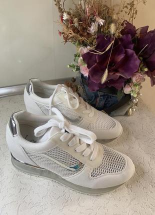 Кросссівки жіночі на танкетці, 38 розмір, lonza.