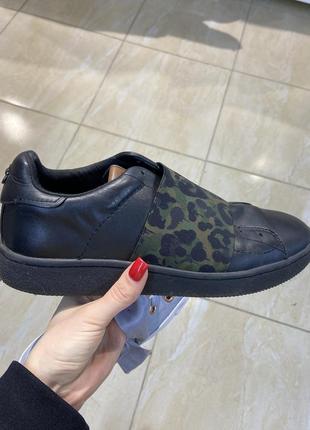 Мужик обуви coach