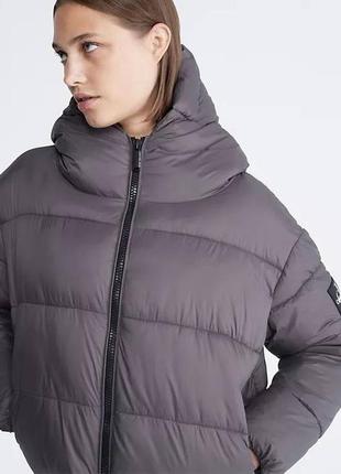 Теплый пуффер calvin klein
