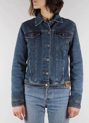 Плечі 40 см vintage 2000s moschino jeans куртка джинсова тепла  size 46  від 170 см  100%cotton