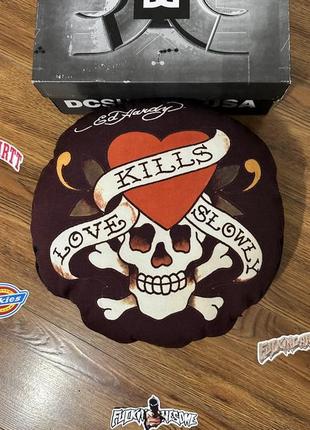 Подушка ed hardy