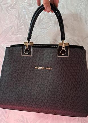 Елегантна темно-коричнева сумка michael kors з золотистими елементами