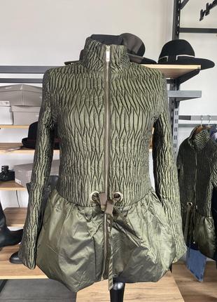 Неймовірна жіноча куртка з баскою guess розмір xs, s,m 40,42,44