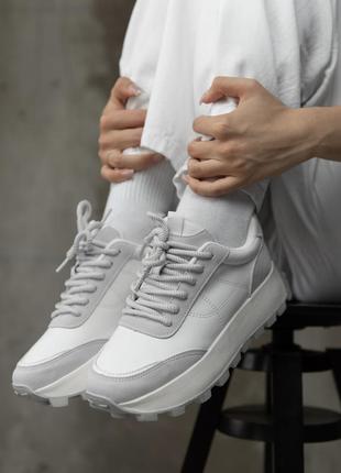 Трендовые кожаные кроссовки белые черные серые