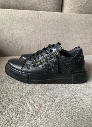 Сникерсы lasocki кожа 38р